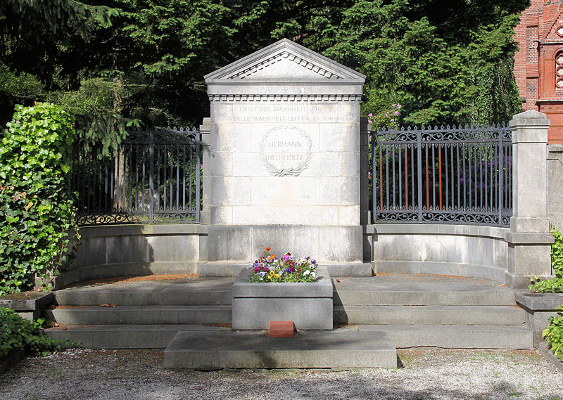 Helmholtz’s grave of honour at Berlin-Wannsee [3]
