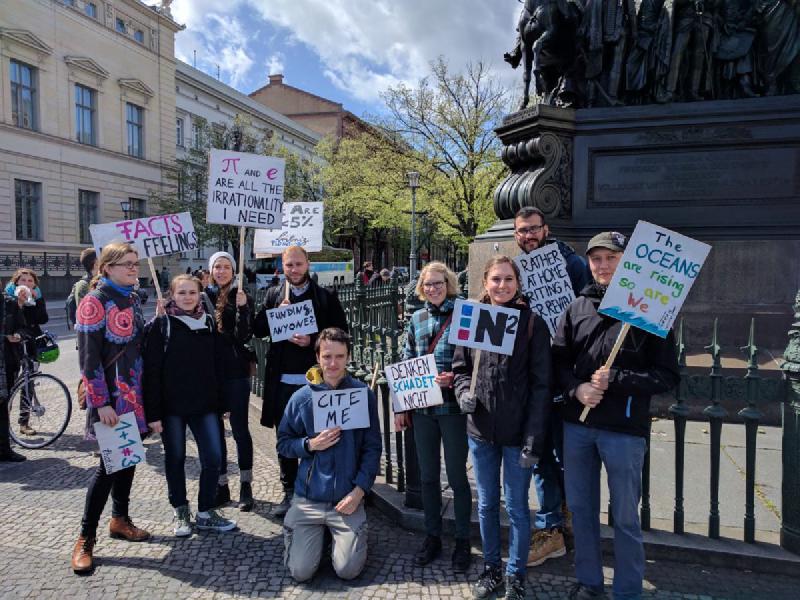 Featured image of post Helmholtz Juniors and N^2 at the March for Science